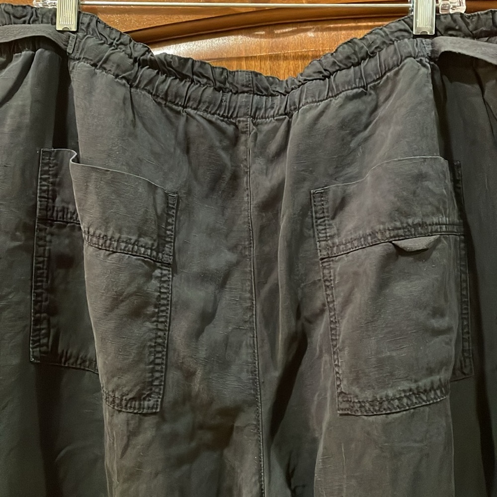 NWT’s Anthropologie Pilcro Cargo Baggy Black Linen Convertible Pants Size XL - Picture 11 of 15